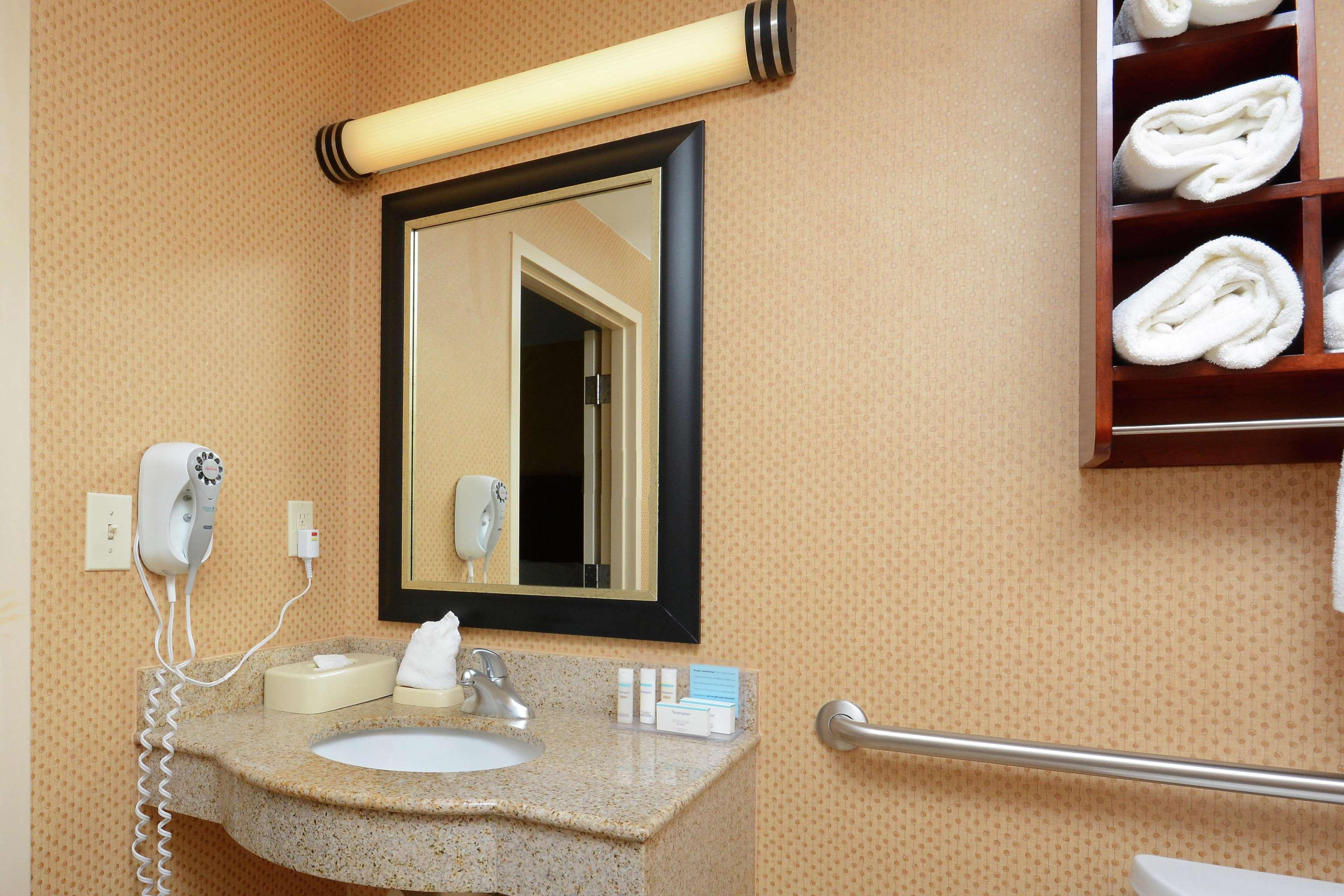 Hampton Inn & Suites Huntersville Dış mekan fotoğraf
